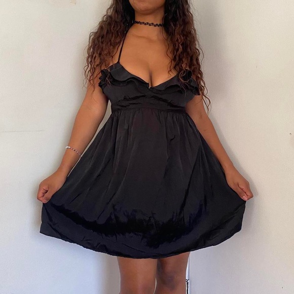 Dainty Black Summer Dress - Picture 2 of 4